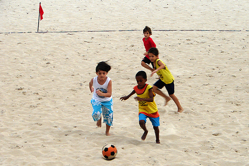 Clínicas de beach soccer são uma grande oportunidade para