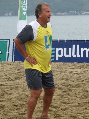 Zico não vai mais jogar beach soccer em Vitória