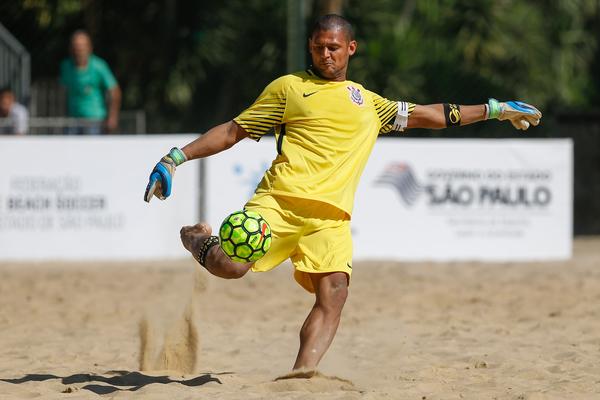 O goleiro Mão esteve na conquista do Brasileiro em 2012